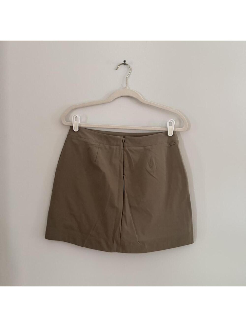 Vuori Meta Skirt with Built-In Shorts - Picture 7 of 10